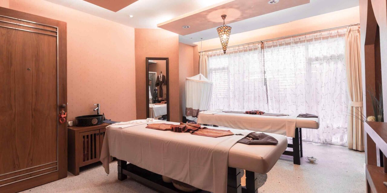 https://serenityhairstudios.com/wp-content/uploads/2018/10/spa-inside-bg-2-1280x640.jpg